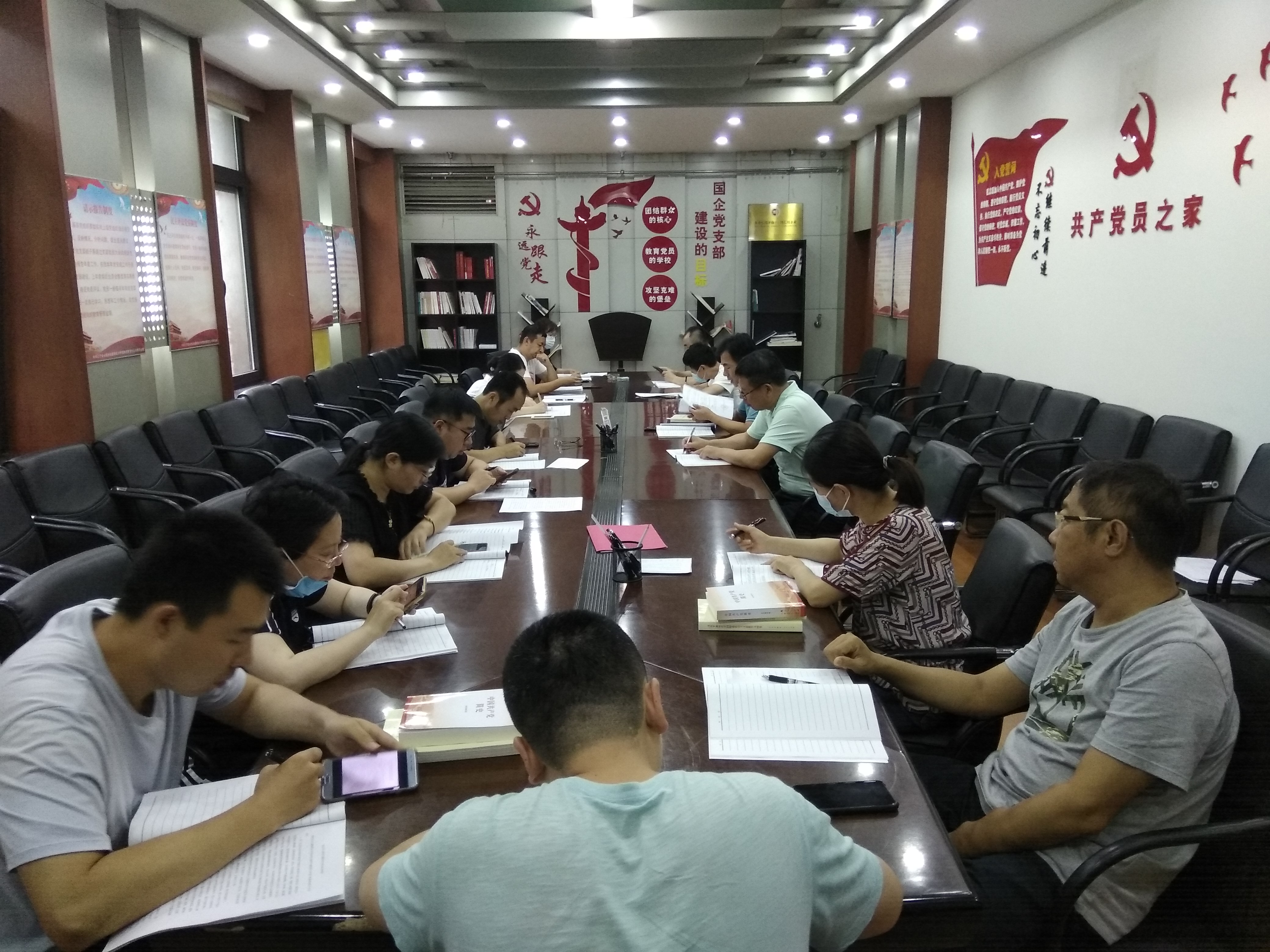 合影.jpg 合影.jpg