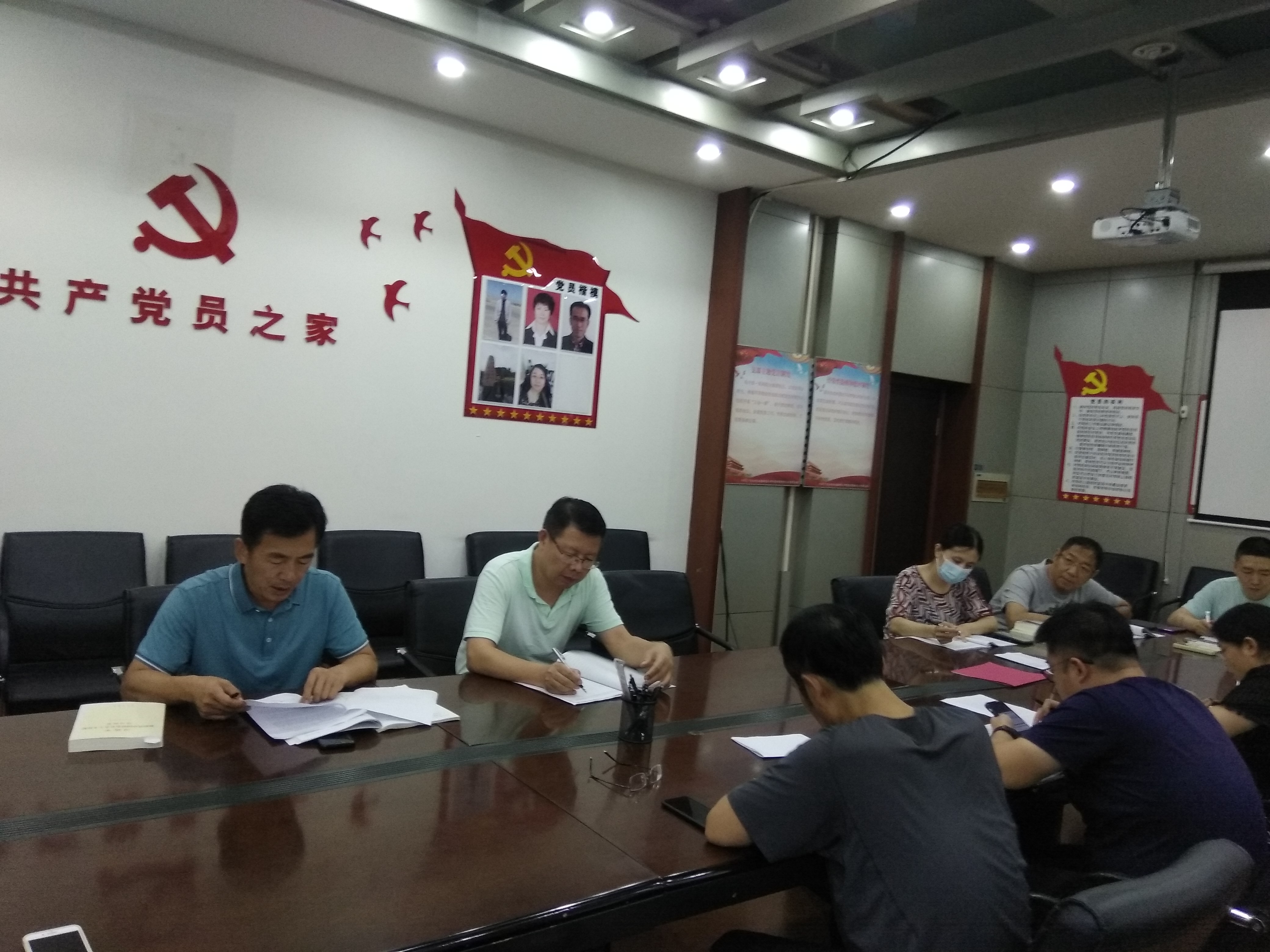 合影2.jpg 合影2.jpg