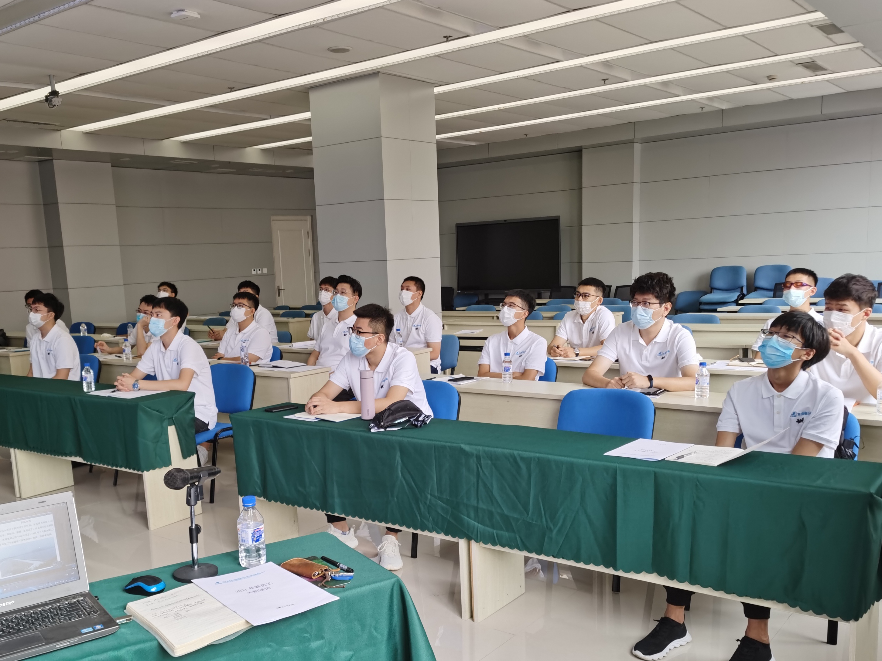 设计院公司向新职工宣讲集团企业文化2.jpeg 设计院公司向新职工宣讲集团企业文化2.jpeg