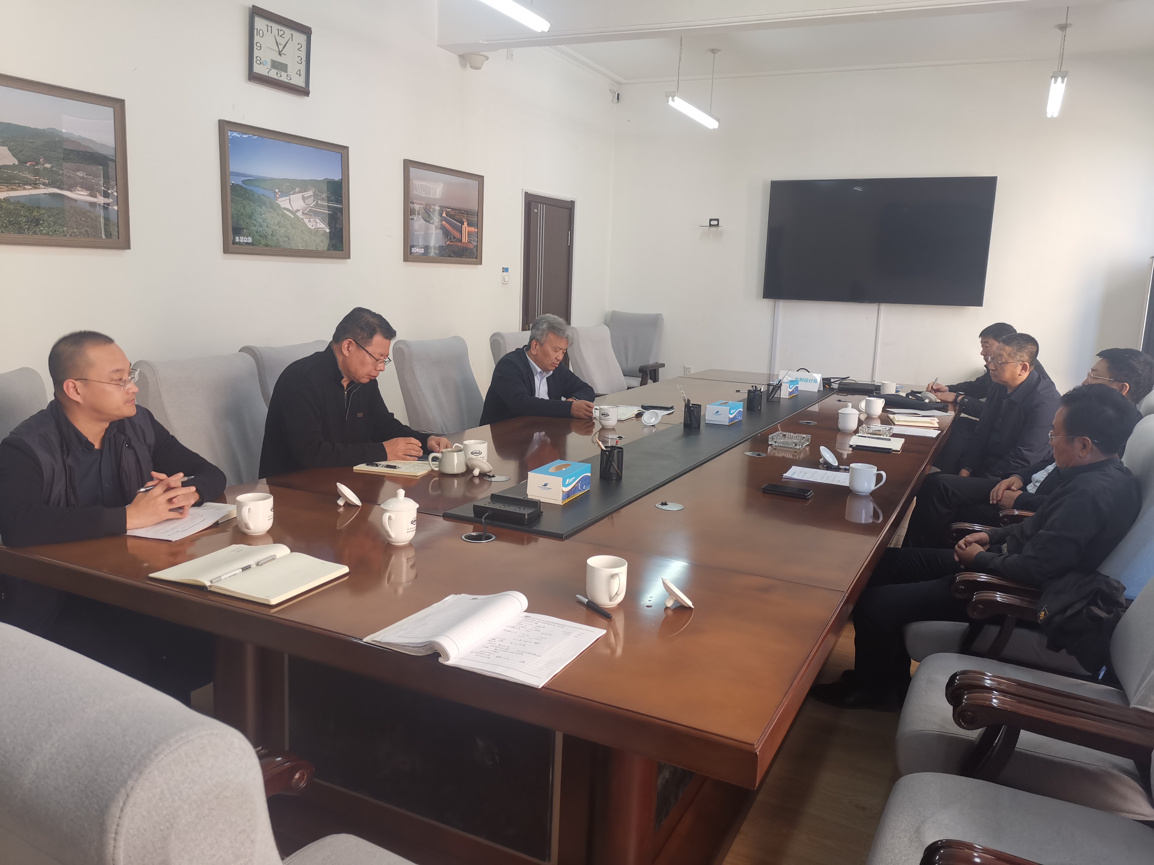 岫岩县一行莅临设计院公司交流座谈.jpeg
