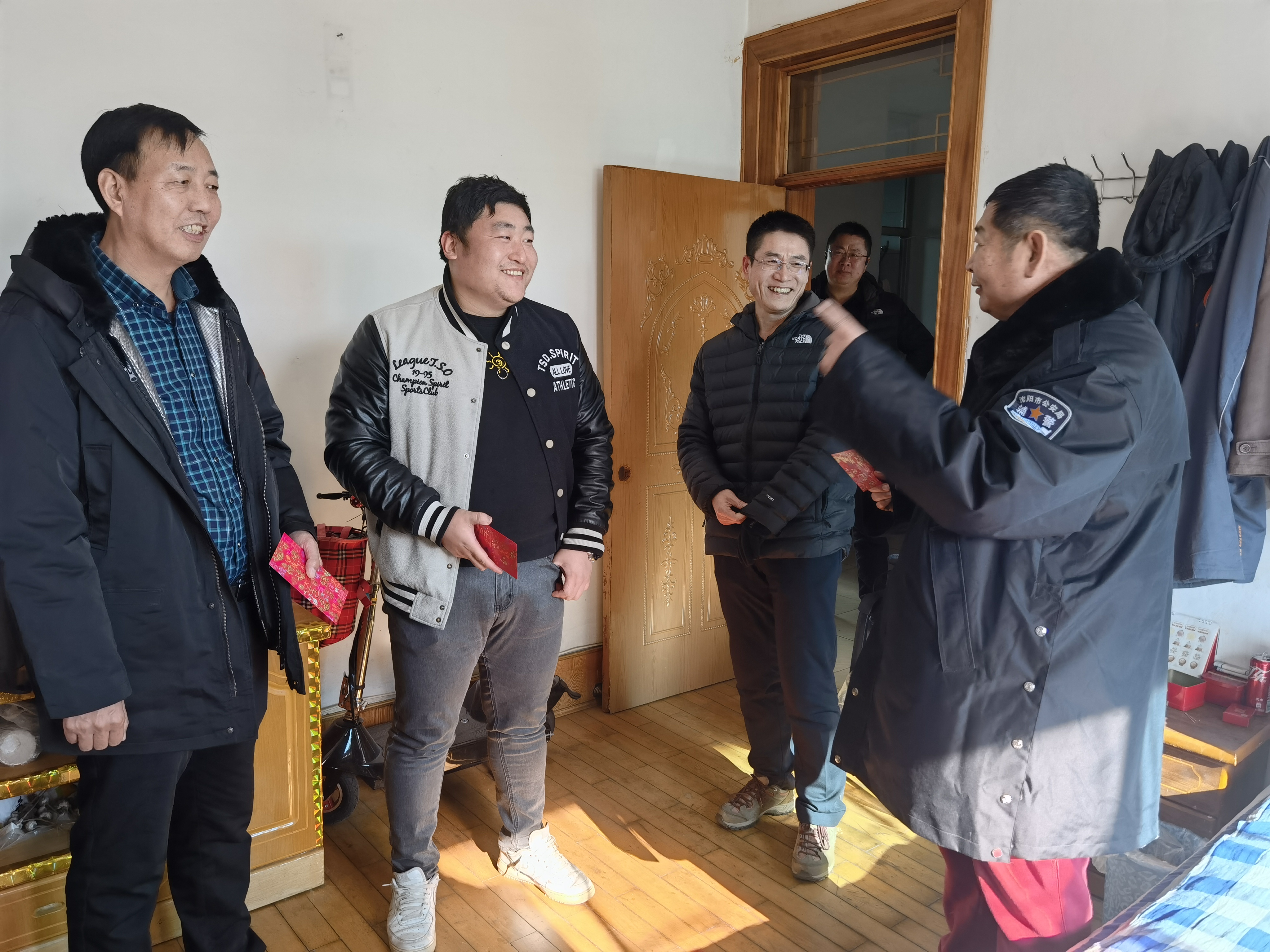 设计院公司春节前走访慰问老党员、老干部困难职工、驻村工作队3.jpeg 设计院公司春节前走访慰问老党员、老干部困难职工、驻村工作队3.jpeg